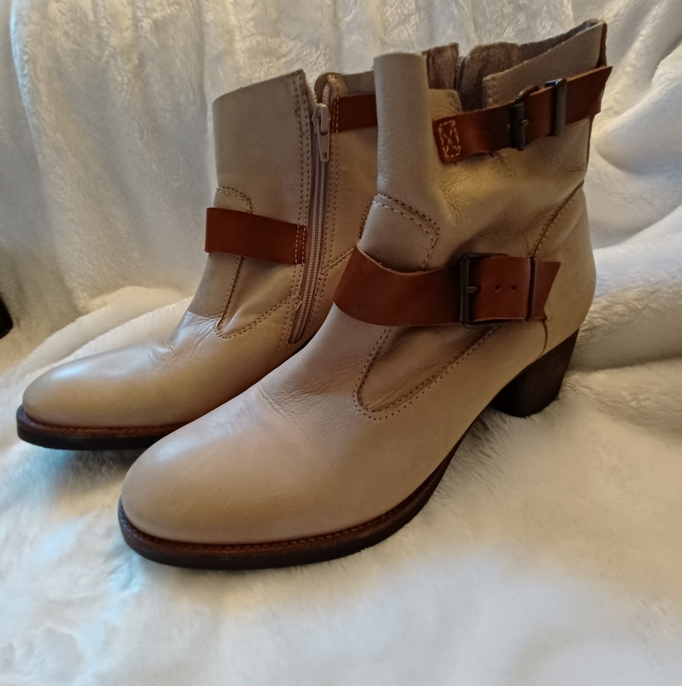 Matisse Hooper Soft Leather Ankle Boot Size 8.5